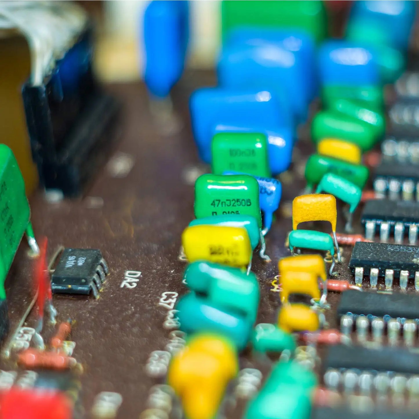 Kit de puzzles en céramique monolithique multicouche, 10pF-10uF, 50V, avec boîte, 24 spécifications, 1200 pièces